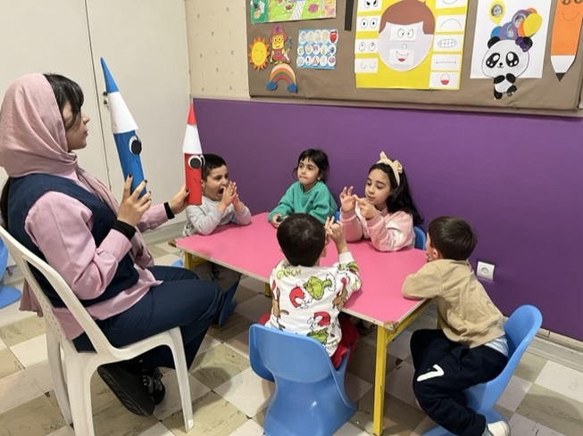 قصه گویی راجع به مداد کوتاه و مداد بلند