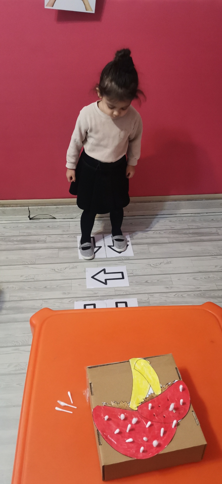 بازی چند مرحله ای / تقویت عضلات پا و دست 