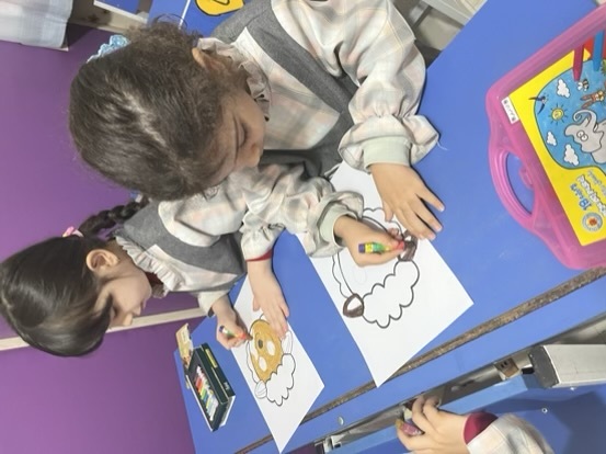 دقت در رنگ آمیزی تمرین قلم گیری