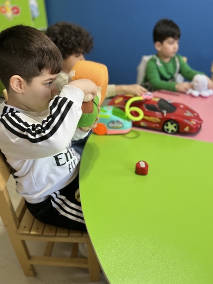 چهارشنبه و روز بازی با اسباب بازی هامون