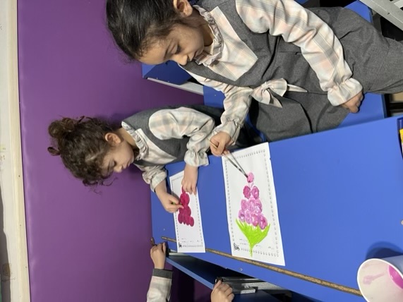 چطور کاربرگ نقاشی و کاردستی انگور مهارت دقت و تمرکز کودکان را تقویت میکند؟