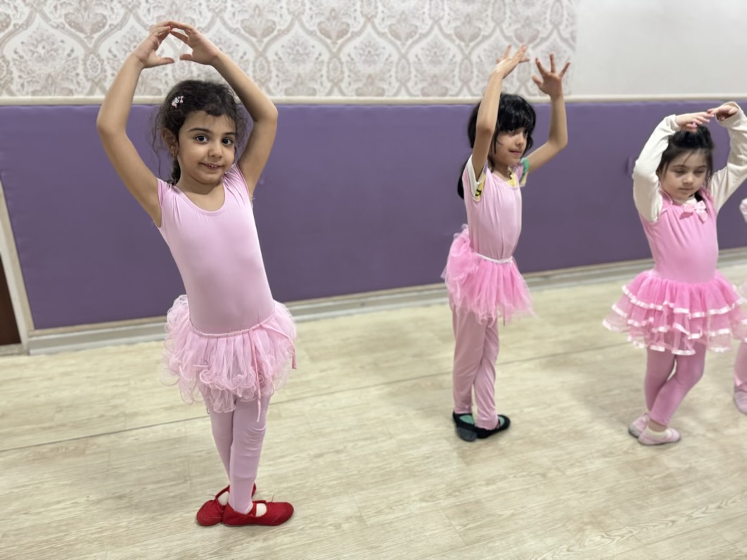 تمرینات کششی کودکان با ریتم و تاثیر آن بر رشد جسمی و ذهنی کودکان