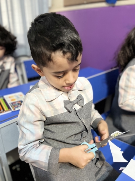 کار با قیچی دست ورزی