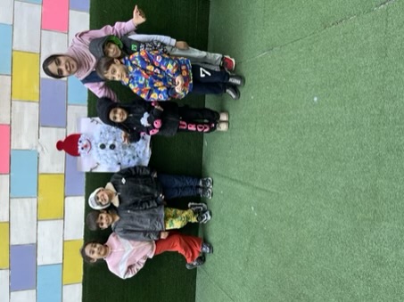 کلاژ بزرگ آدم برفی برای کودکان ۴ ساله | پرورش خلاقیت و نشاط کودکان