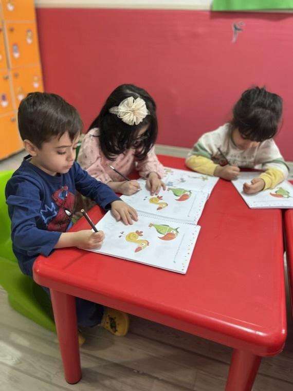  انجام کار کتاب آموزش عدد ۴ کودکان 4 ساله 