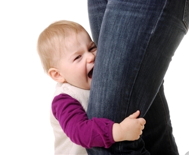 کودکان دائما آویزان به مادر