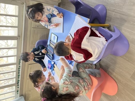 آموزش مفهوم بلند و کوتاه به کودکان ۴ ساله | انجام کار کتاب پیش‌دبستانی به روش بازی‌محور