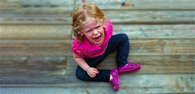 آیا باید با خواستههای نامطلوب کودکمان بجنگیم؟