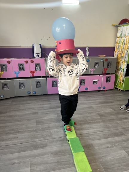 بازی تعادلی حفظ تعادل