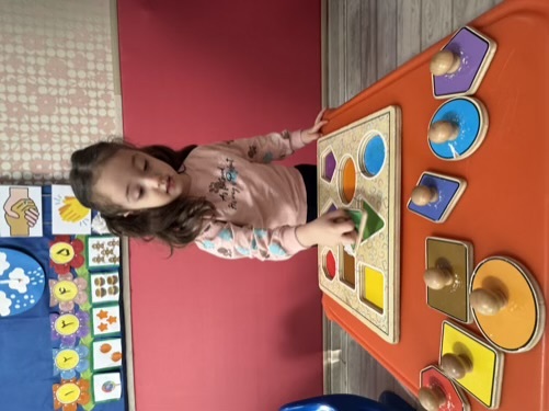 پازل برای کودکان ۳ ساله | یک بازی تمرکزی برای هماهنگی چشم و دست 