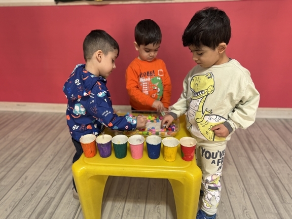 نجات پوم پوم / دست ورزی